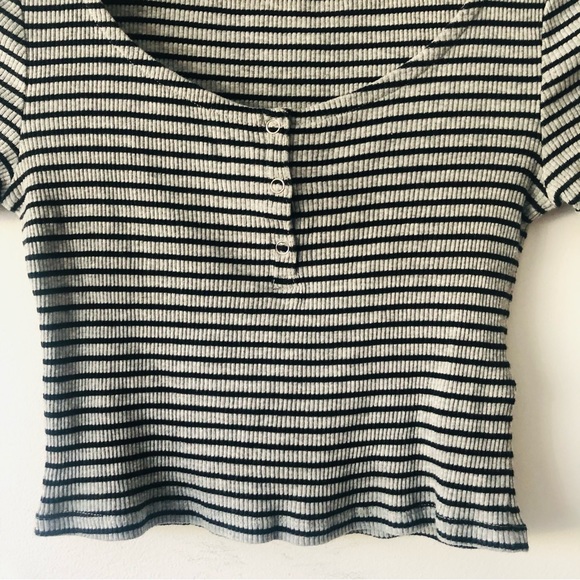 Like New Divided by H&M Crop Top in Striped Black and White Size: XS - Picture 4 of 8